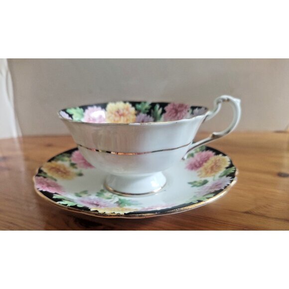 Vintage Double Warrant Paragon Mums Tea Cup & Saucer, Chrysanthemum flowers 1940 - Picture 5 of 14